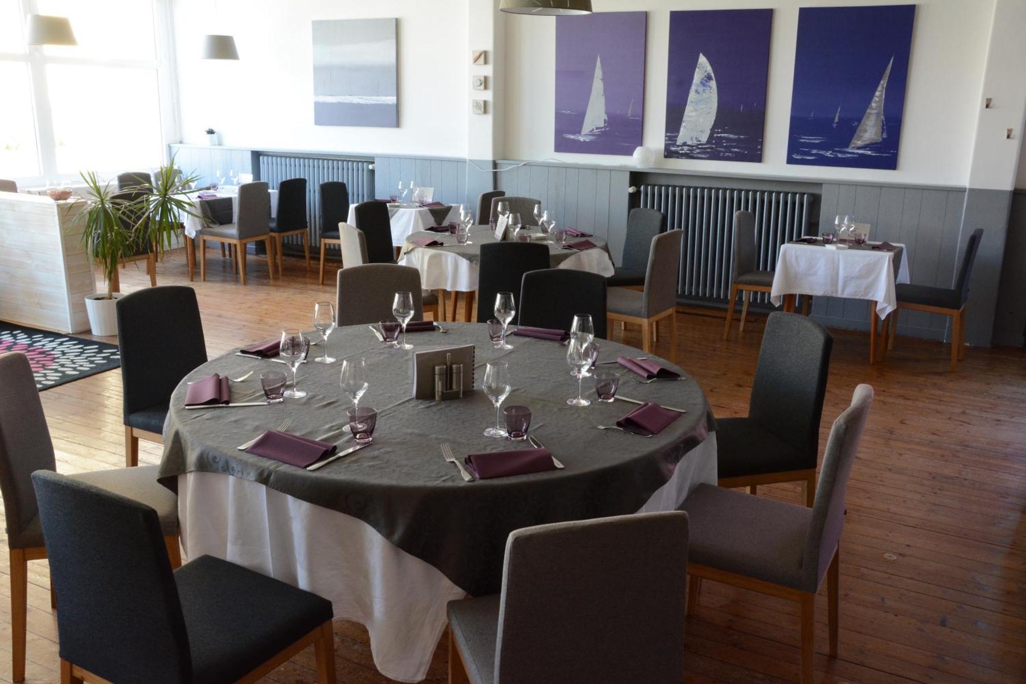 Hotel Logis Le Petit Trianon