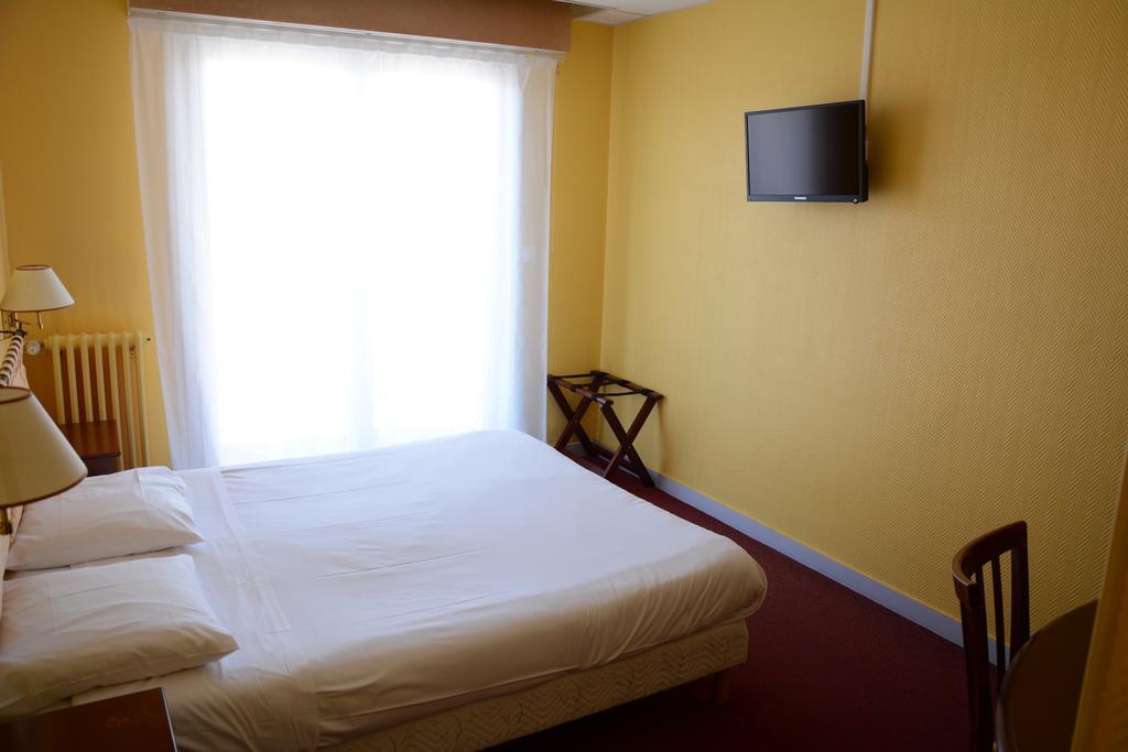 Logis Le Petit Trianon Hotel 2*