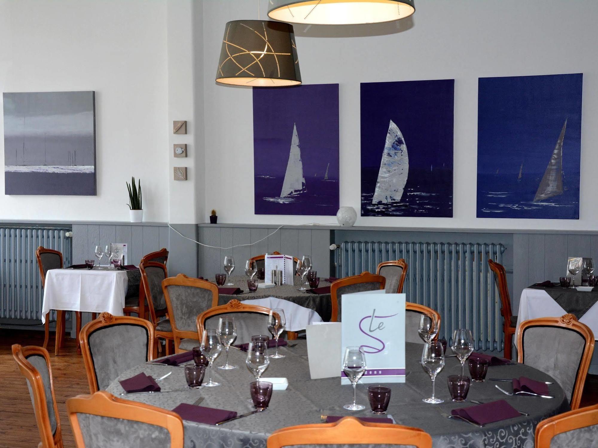 Hotel Logis Le Petit Trianon Saint-Brévin-les-Pins